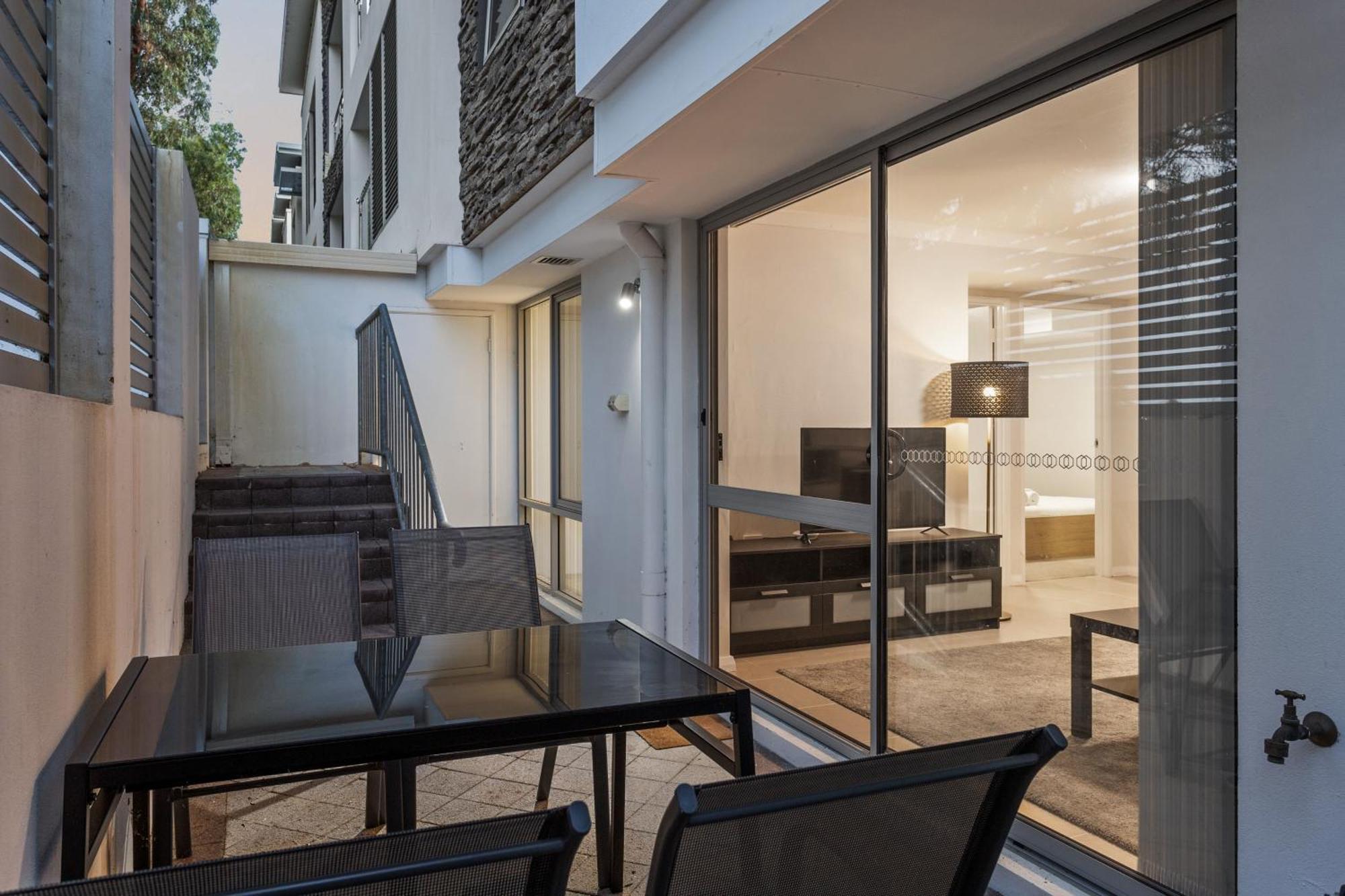 Yaran Suites Rockingham Zewnętrze zdjęcie