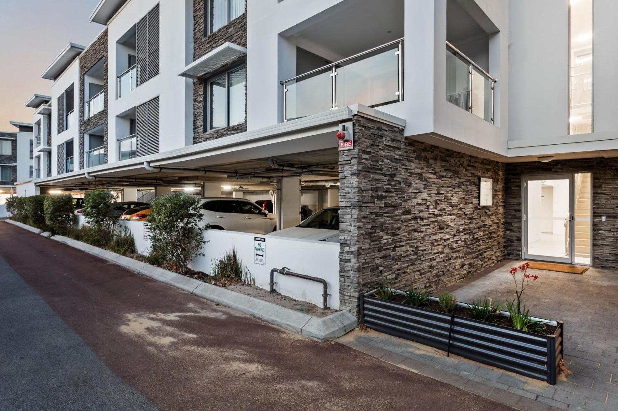 Yaran Suites Rockingham Zewnętrze zdjęcie