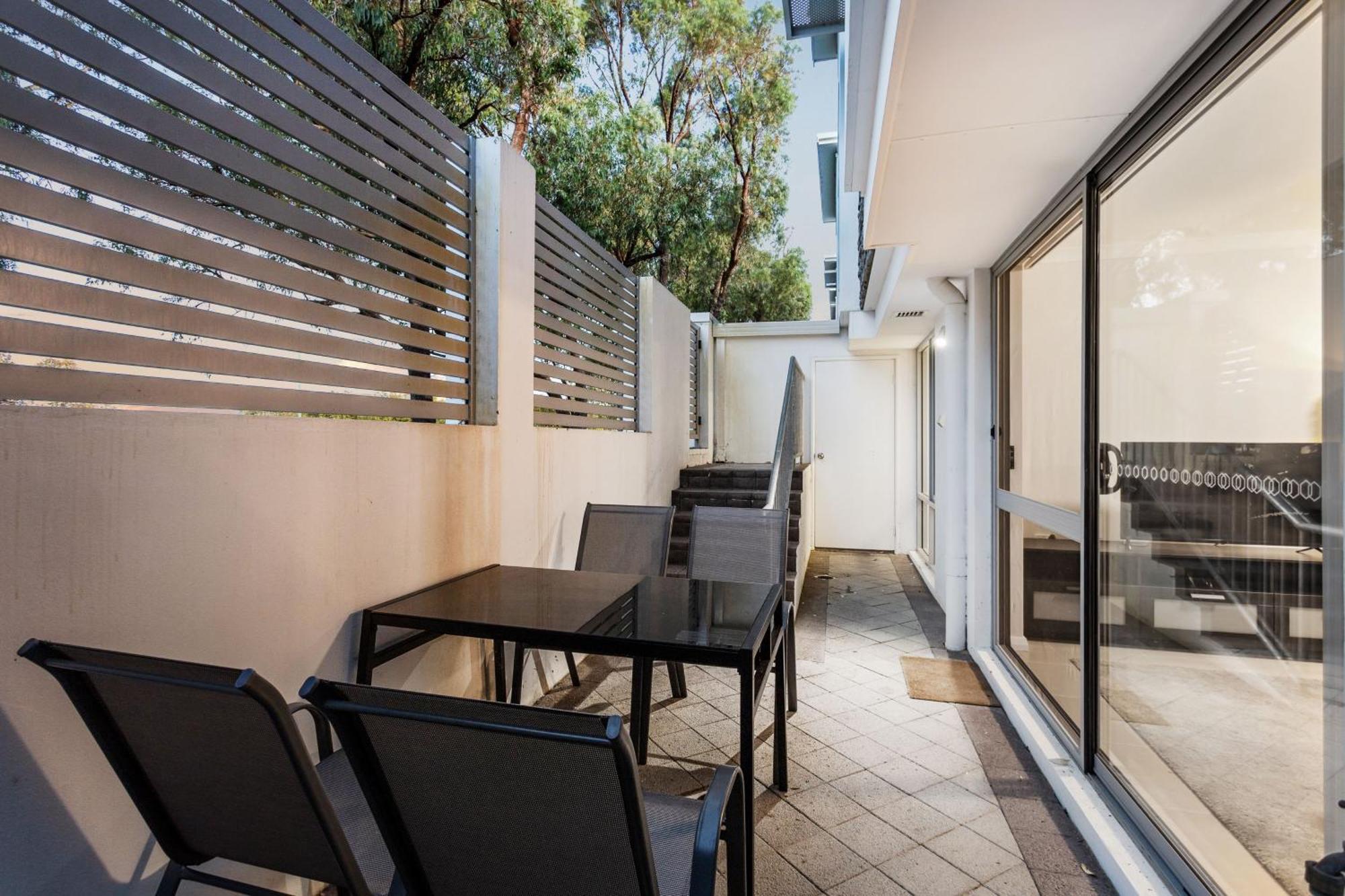 Yaran Suites Rockingham Zewnętrze zdjęcie
