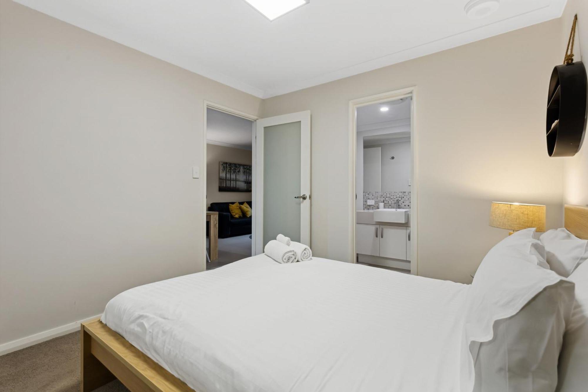 Yaran Suites Rockingham Zewnętrze zdjęcie